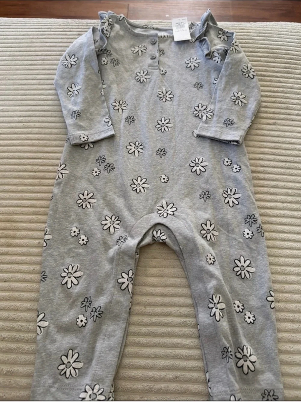 Old Navy Gray Floral Baby Onesie - Gray with Black & White Flowers